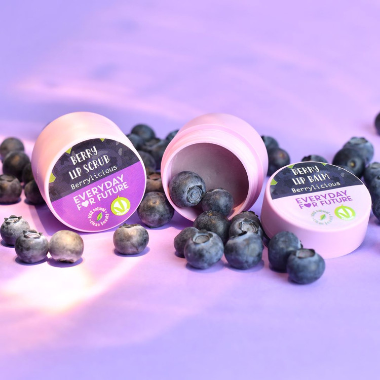 Kit balsam și scrub pentru îngrijirea buzelor Acay Berry